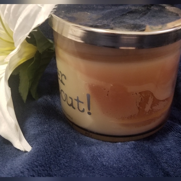 Bath & Body 3-wick Spiced Ginger Candle - Picture 4 of 4